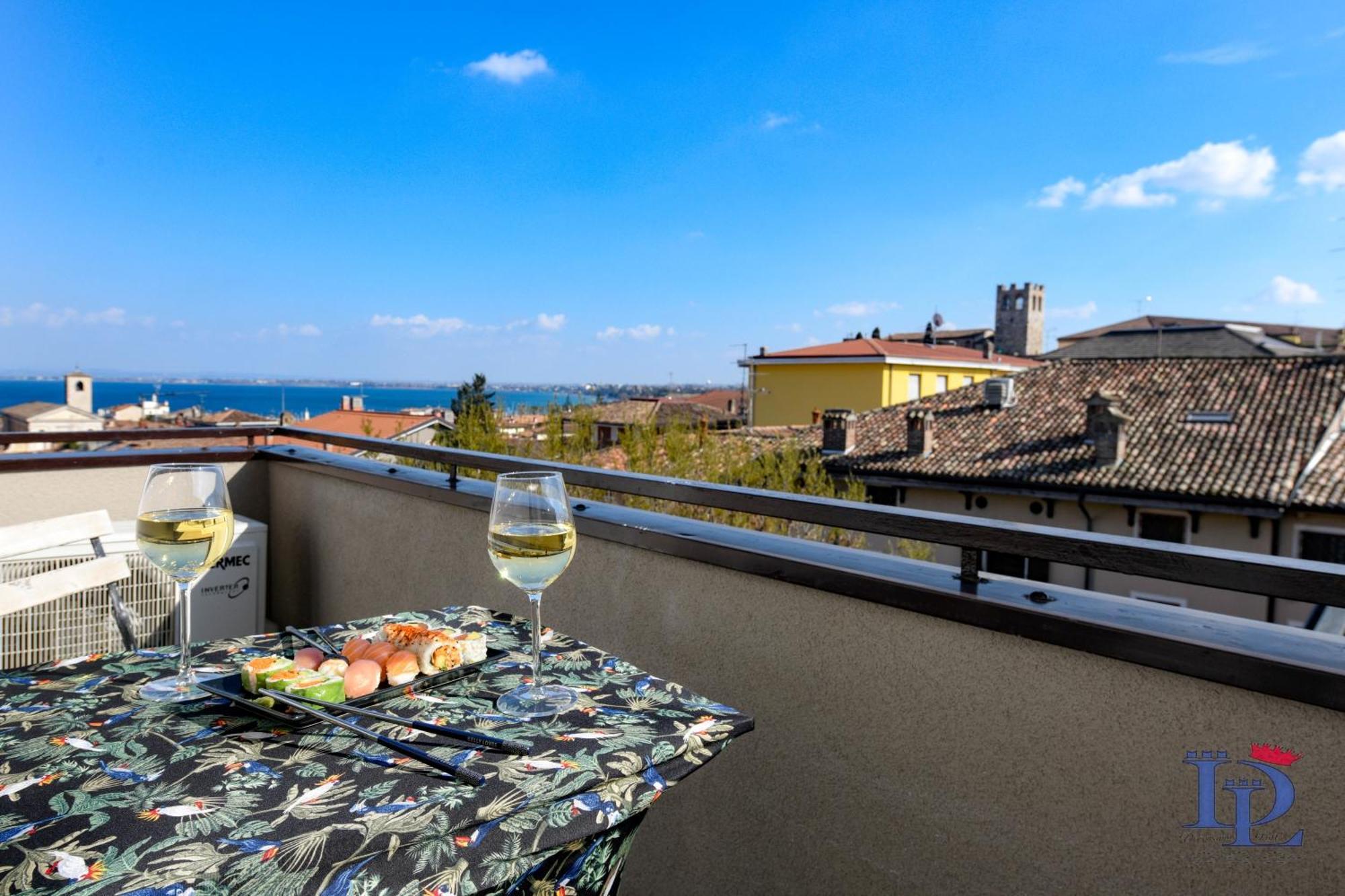 Desenzanoloft Official Partner Marriott Homes & Villas - Smiling In Desenzano Lake View Desenzano del Garda Kültér fotó
